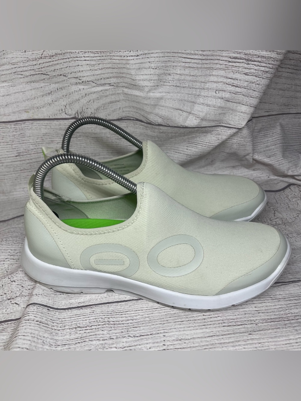 Oofos Men’s 9 Oomg Sport Low Recovery Slip on Shoes